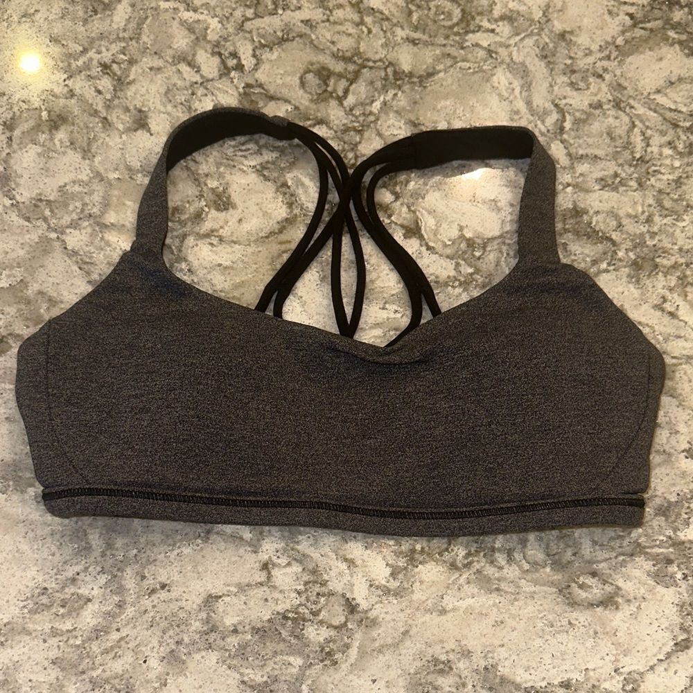 🖤 Lululemon Free to Be Serene Bra – Size 4 (Heathered Charcoal/Black)